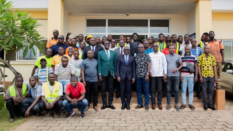 Côte d&rsquo;Ivoire – « Consolidation de la paix sociale dans les ports ivoiriens » :  Le Directeur Général du Port Autonome de San Pedro rencontre les dockers de San Pedro