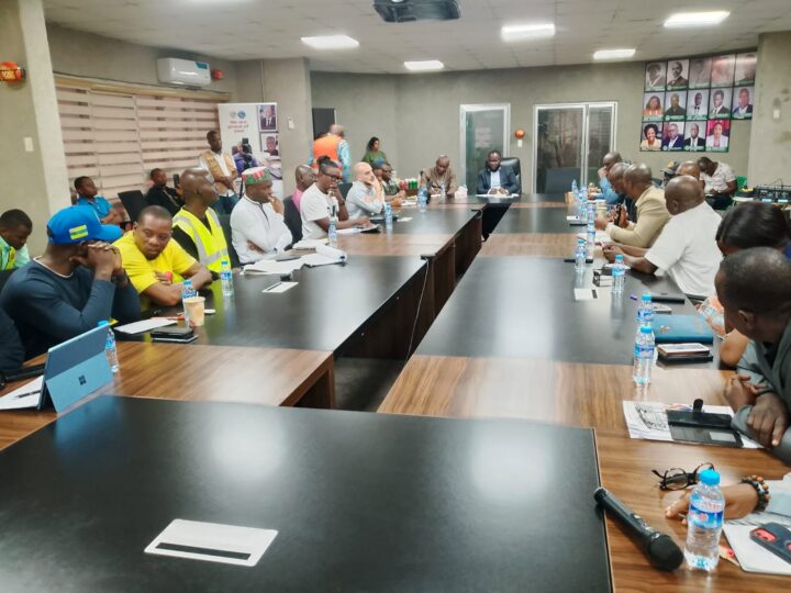 Liberia : la NPA met en place un comité technique stratégique pour lutter contre la congestion portuaire et les retards dans l’acheminement des marchandises