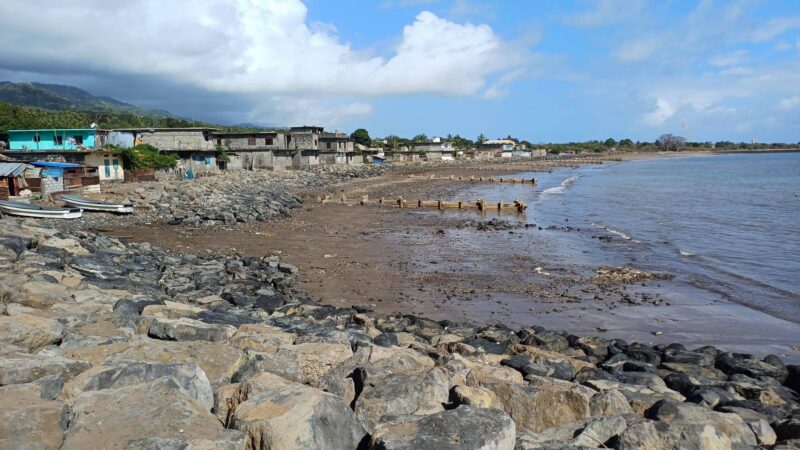 Comores : le Gouvernorat de Mohéli réceptionne une digue pour renforcer la protection de Djoiezi contre l’érosion côtière