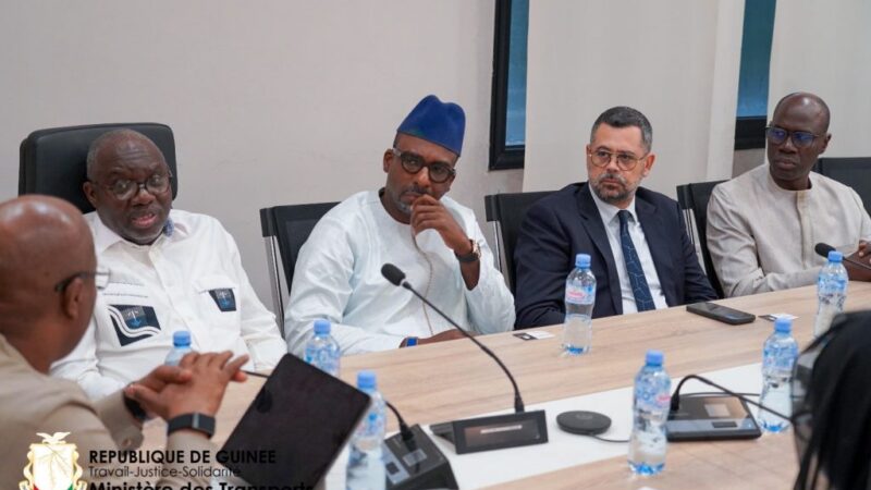 Guinée Conakry – Le Ministre des Transports et les pétroliers échangent sur la construction d’entrepots au Port de Benty