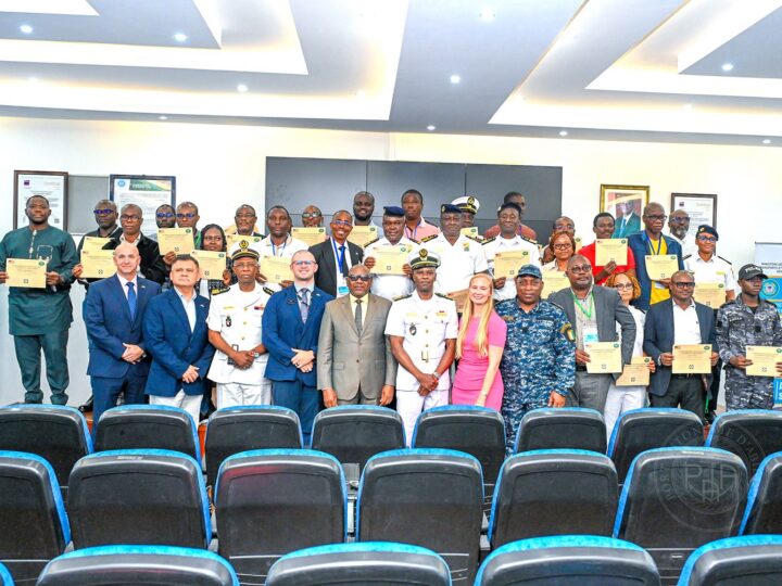CÔTE D’IVOIRE – SÛRETÉ PORTUAIRE : FIN DU SÉMINAIRE DE RENFORCEMENT DES CAPACITÉS AVEC LES GARDE-CÔTES AMÉRICAINS