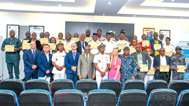 CÔTE D’IVOIRE – SÛRETÉ PORTUAIRE : FIN DU SÉMINAIRE DE RENFORCEMENT DES CAPACITÉS AVEC LES GARDE-CÔTES AMÉRICAINS