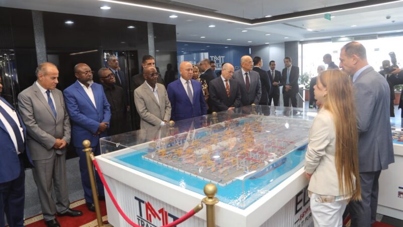 من ميناء الإسكندرية.. وزيرا النقل المصري والتنزانى في جولة تفقدية ومباحثات موسعة لدفع التعاون المشترك نحو شراكة استراتيجية في مجالات النقل المختلفة