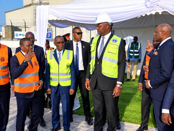 Daniel Francisco Chapo découvre les infrastructures modernes du Port de Pointe-Noire, Congo