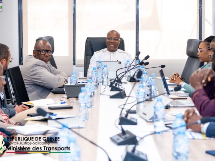 Guinée – Le Ministre des Transports échange avec les acteurs portuaires sur l’amélioration des opérations au Port Autonome de Conakry