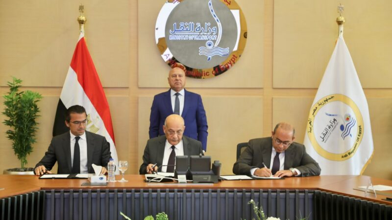 Égypte : le ministre des Transports assiste à la signature d’un protocole d’accord entre l’Autorité générale du Port d&rsquo;Alexandrie, Hassan Allam Utilities et Al Tarek Capital pour la gestion d’actifs immobiliers